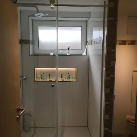 Moeblierte Kellerwohnung Ca. 20 Qm, Separate Dusche, Bad Und Wc Maison d'hôtes