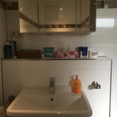 Гостевой дом Moeblierte Kellerwohnung Ca. 20 Qm, Separate Dusche, Bad Und Wc *