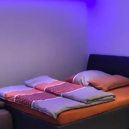 Moeblierte Kellerwohnung Ca. 20 Qm, Separate Dusche, Bad Und Wc